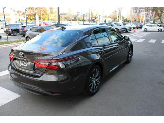 Toyota Camry 2.5 HYBRID AUT 