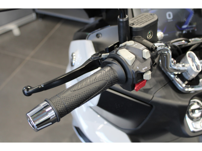 QJMOTOR MTX 300 