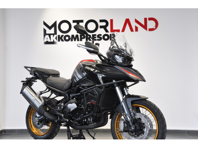 QJMOTOR SRT 800SX 