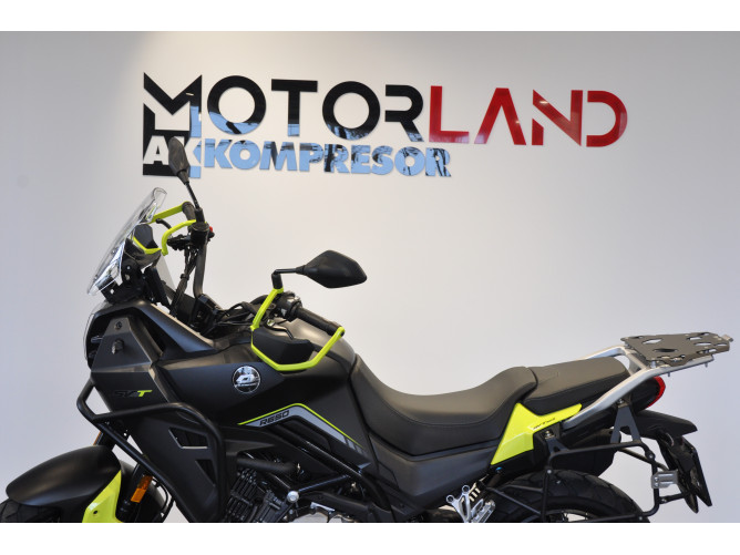 QJMOTOR SVT 650X 