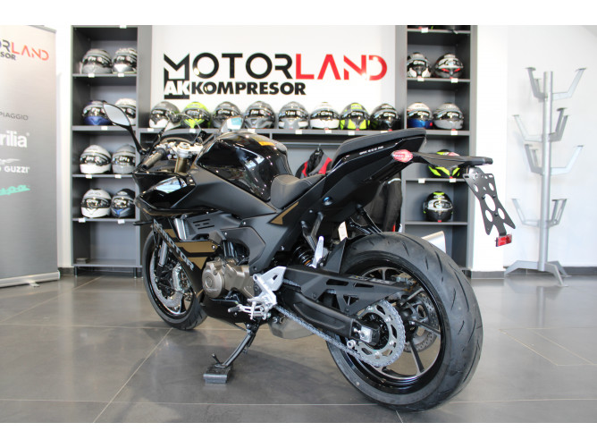 QJMOTOR  SRK 600 RS 