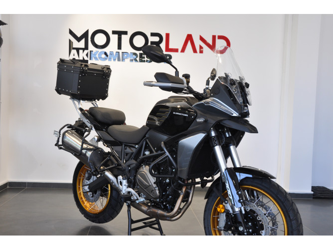 QJMOTOR SRT 700SX 