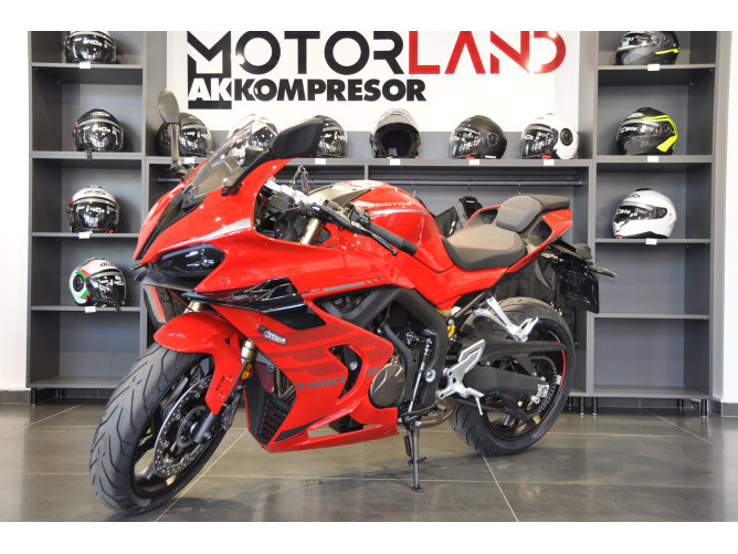 QJMOTOR SRK 800 RR 
