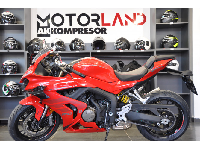 QJMOTOR SRK 800 RR 