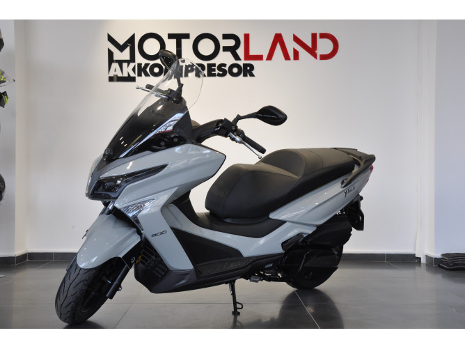 Kymco Xtown 300 