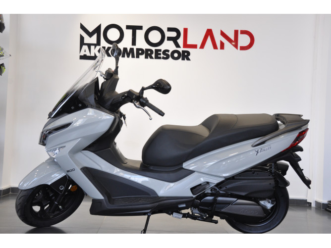 Kymco Xtown 300 