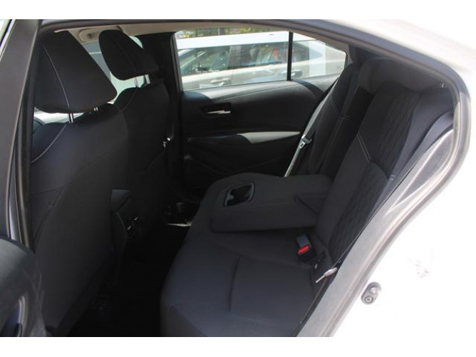 Toyota Corolla 1.5 LUNA 