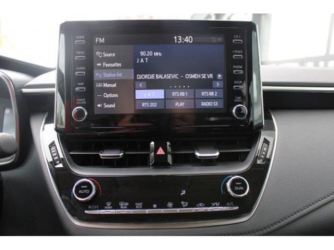 Toyota Corolla 1.5 LUNA AUT 