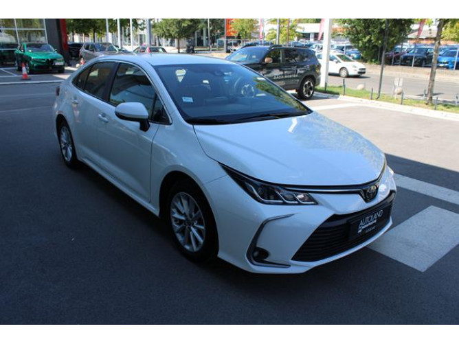 Toyota Corolla 1.5 Luna 