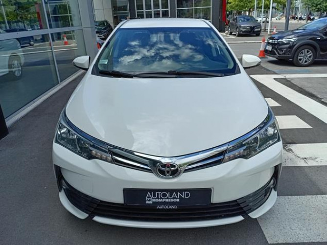 Toyota Corolla 1.6 Luna 