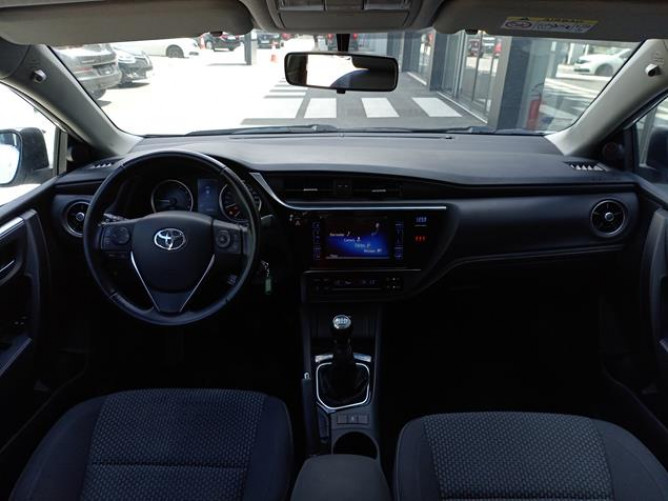 Toyota Corolla 1.6 Luna 