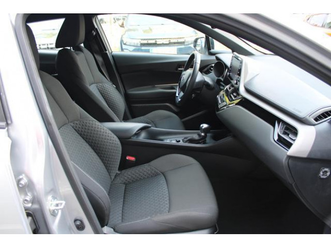 Toyota C-HR 1.8 HYBRID AUT 