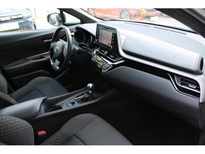 Toyota C-HR 1.8 HYBRID AUT 