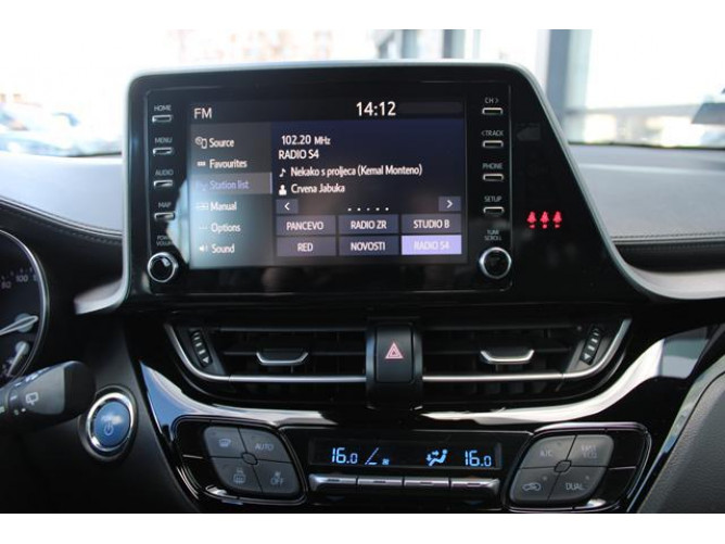 Toyota C-HR 1.8 HYBRID AUT 