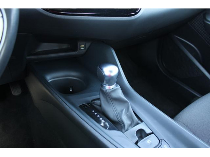 Toyota C-HR 1.8 HYBRID AUT 