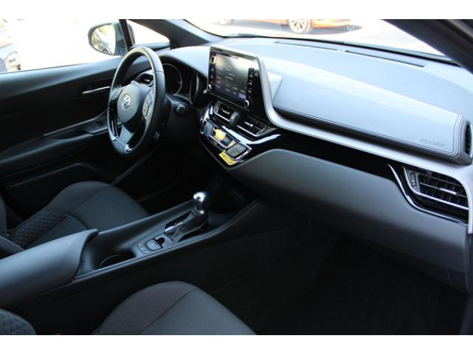 TOYOTA C-HR 1.8 HYBRID 