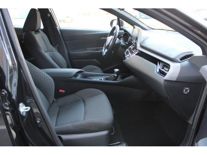 Toyota C-HR 1.8 HYBRID AUT 