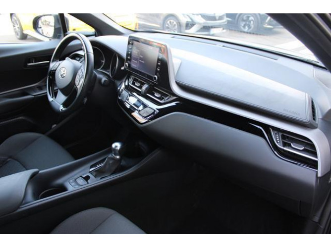 Toyota C-HR 1.8 HYBRID AUT 