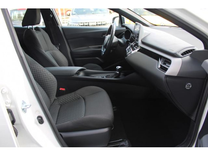 Toyota C-HR 1.8 HYBRID AUT 