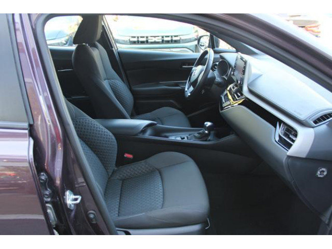 Toyota C-HR 1.8 HYBRID AUT 