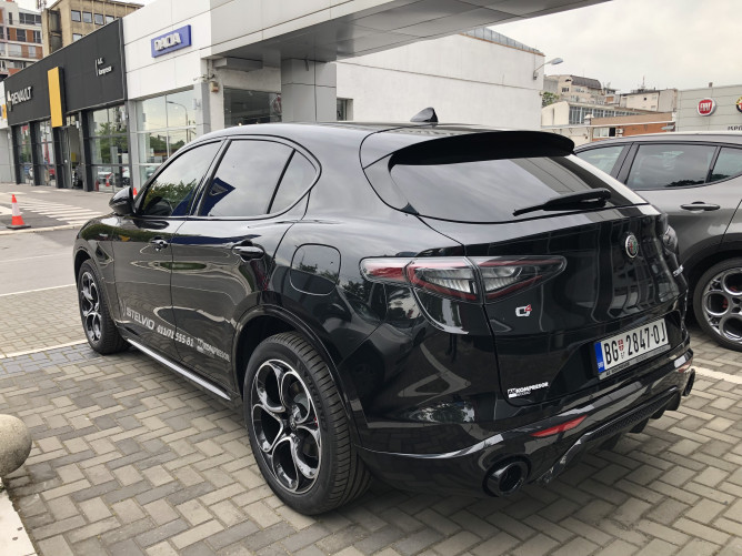 Alfa Romeo Stelvio 2.0 Petrol 280KS Q4 AT8 VELOCE DEMO 