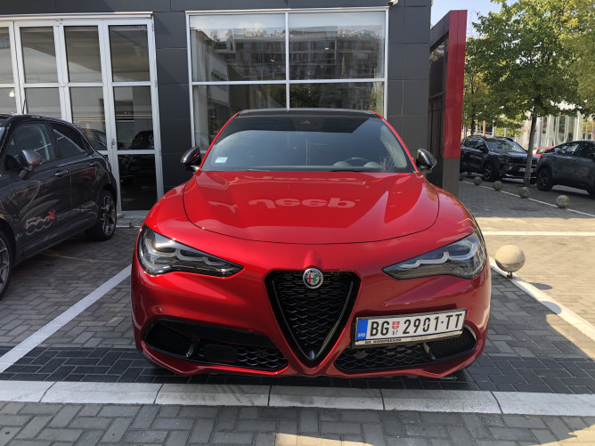 Alfa Romeo Stelvio 2.0 Petrol 280KS Q4 AT8 VELOCE DEMO 