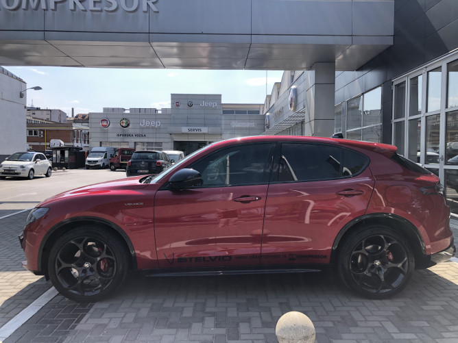 Alfa Romeo Stelvio 2.0 Petrol 280KS Q4 AT8 VELOCE DEMO 