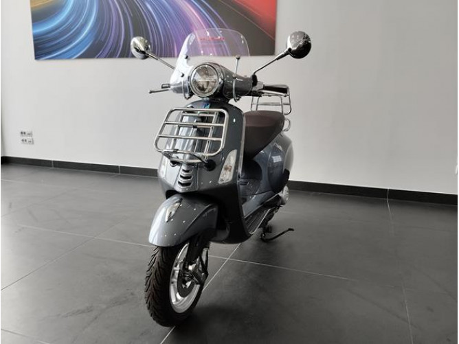 Vespa Primavera 50 Touring 