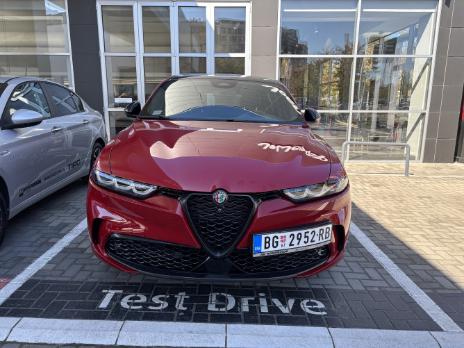 Alfa Romeo Tonale 1.5 MHEV 160ks DCT7 Tributo DEMO 