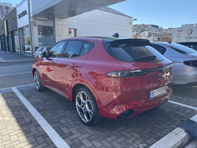 Alfa Romeo Tonale 1.5 MHEV 160ks DCT7 Tributo DEMO 