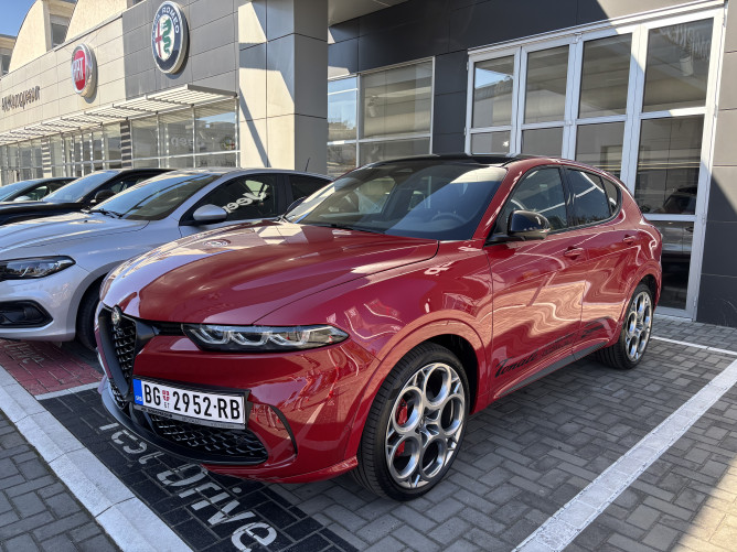 Alfa Romeo Tonale 1.5 MHEV 160ks DCT7 Tributo DEMO 