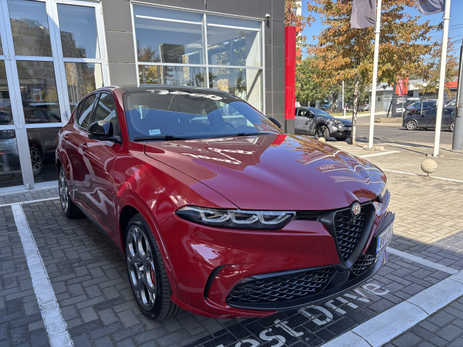 Alfa Romeo Tonale 1.5 MHEV 160ks DCT7 Tributo DEMO 
