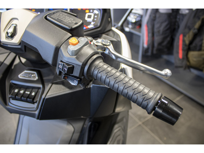 Kymco AK 575 PREMIUM 