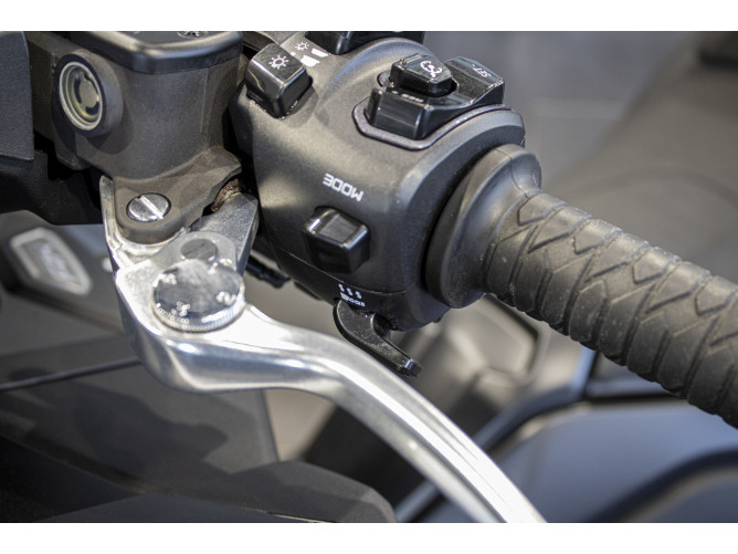 Kymco AK 575 PREMIUM 