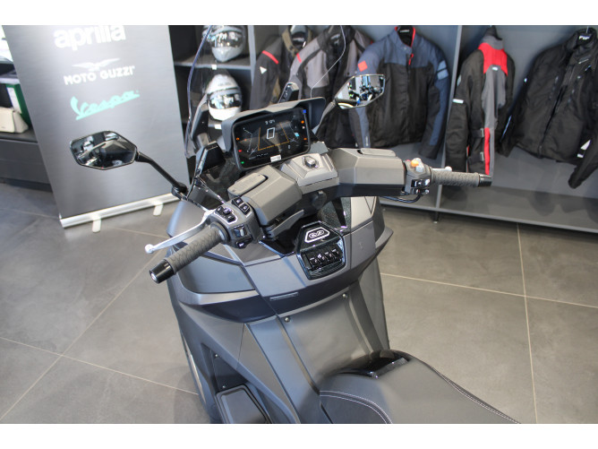 Kymco CV3 575 