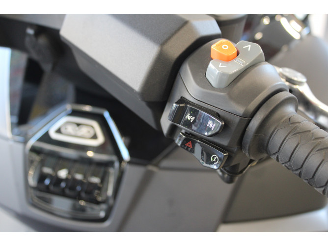 Kymco CV3 575 