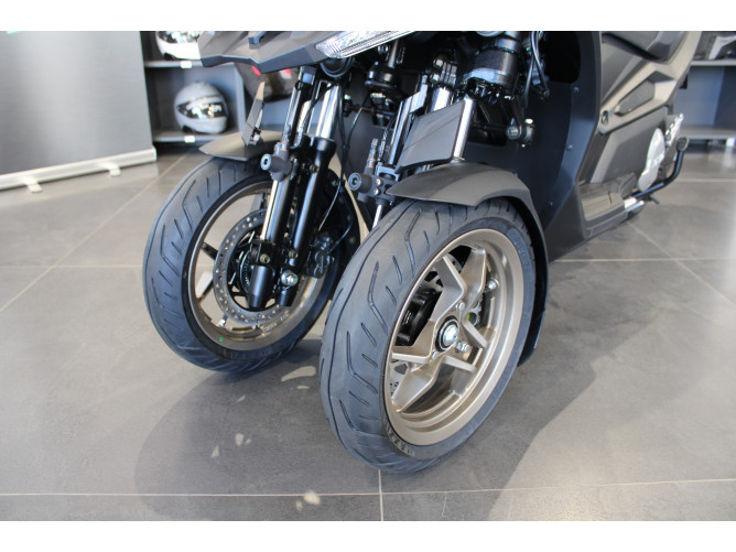 Kymco CV3 575 
