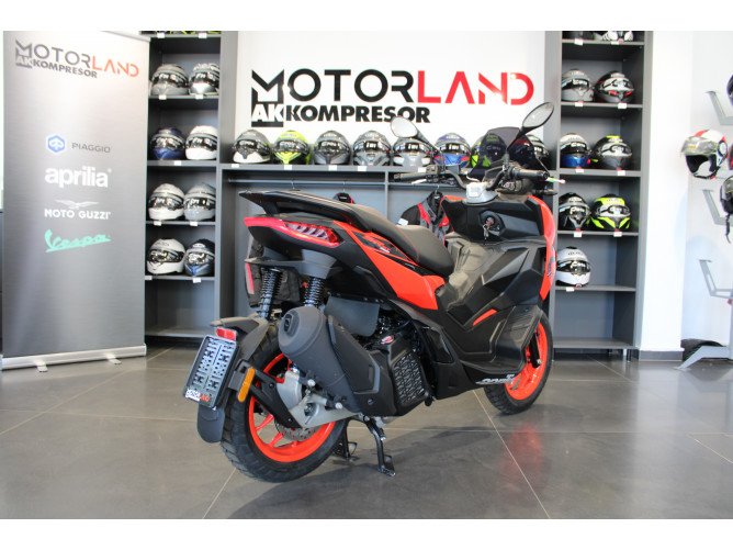 Aprilia SR GT 200 Sport 