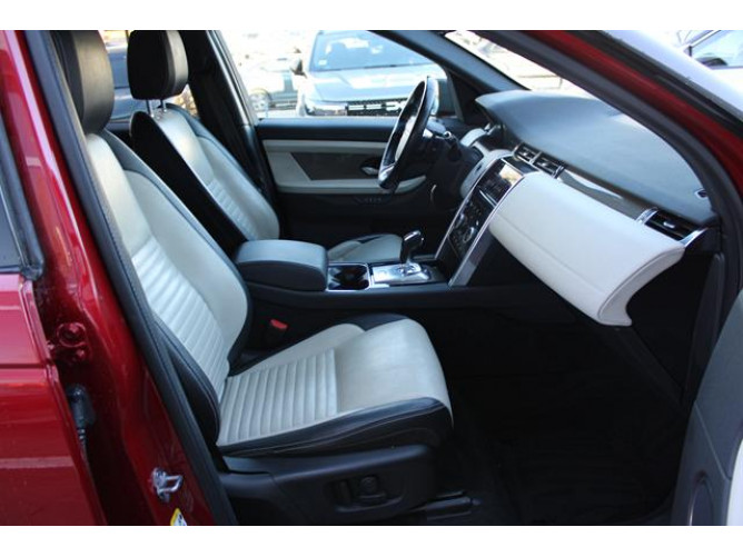 Land Rover Discovery Sport 2.0 R-DYNAMIC 4WD 