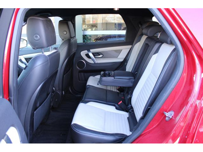 Land Rover Discovery Sport 2.0 R-DYNAMIC 4WD 