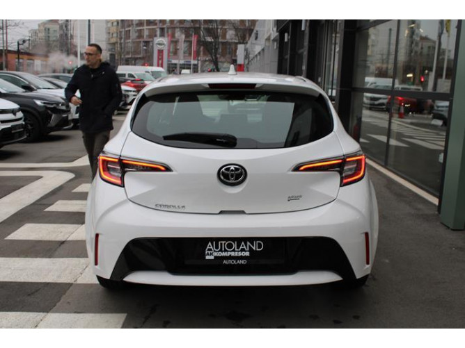 Toyota Corolla 1.2 Luna 
