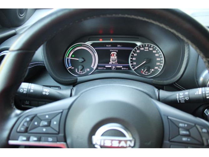 Nissan Juke 1.6 Hybrid DCT 