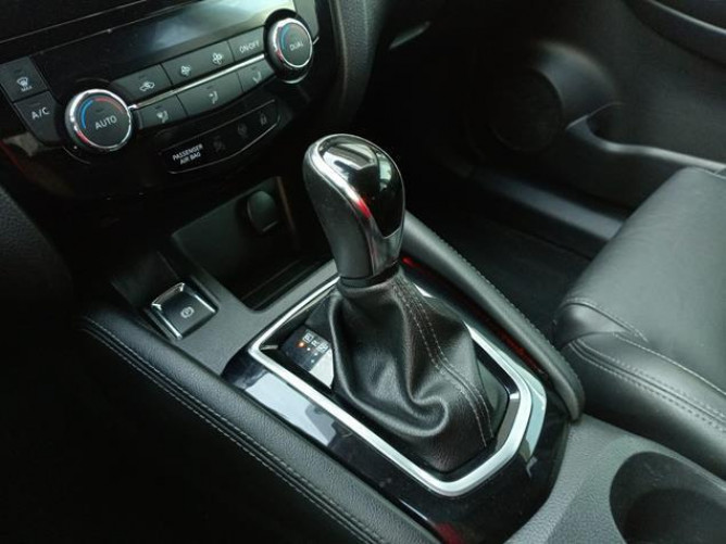 Nissan Qashqai 1.6 dCi Tekna CVT 