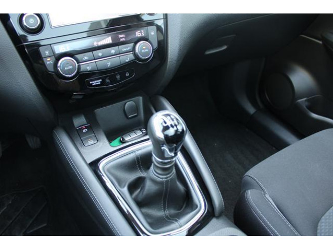 Nissan Qashqai 1.2 N-CONNECTA 