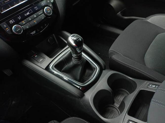Nissan Qashqai 1.3 N-Connecta Sun 