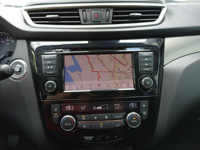 Nissan Qashqai 1.3 N-Connecta Sun 