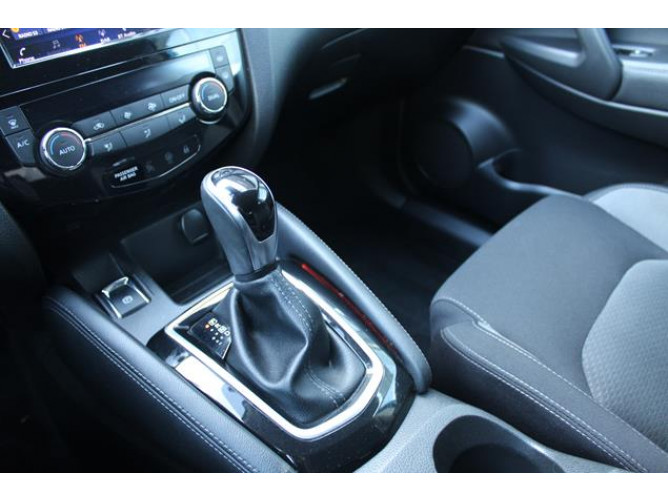 Nissan Qashqai 1.3 N-Connecta EDC 