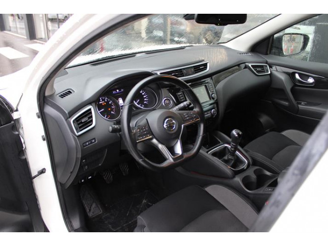 Nissan Qashqai 1.3 tCe 