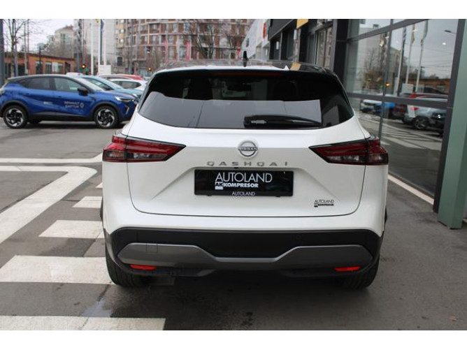 Nissan Qashqai 1.3 tCe HY. EDC 