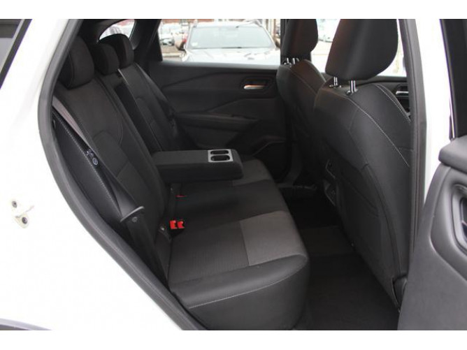 Nissan Qashqai 1.3 tCe HY. EDC 